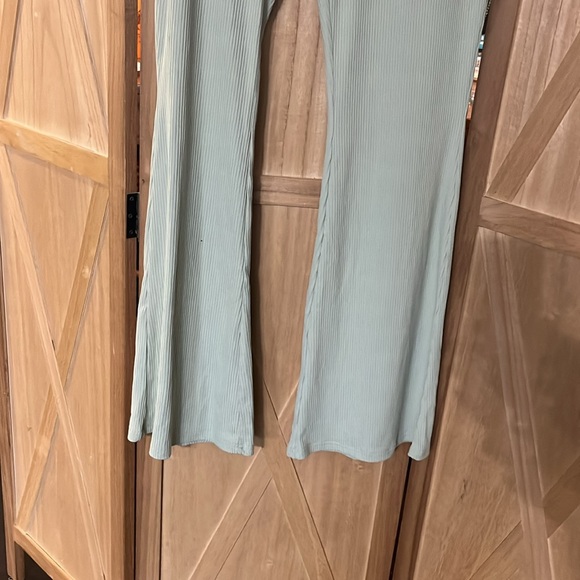 Green ribbed flared pants - Picture 3 of 6